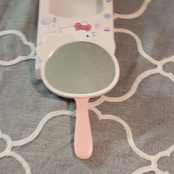 Hello Kitty White and Pink Handheld Mirror - Picture 6 of 9